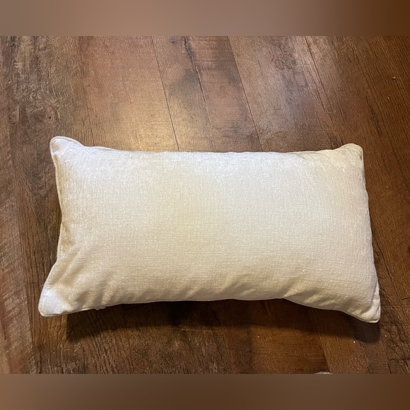 Urban Barn Clooney Toss Pillow - Picture 1 of 2